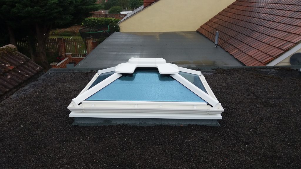 White roof lantern